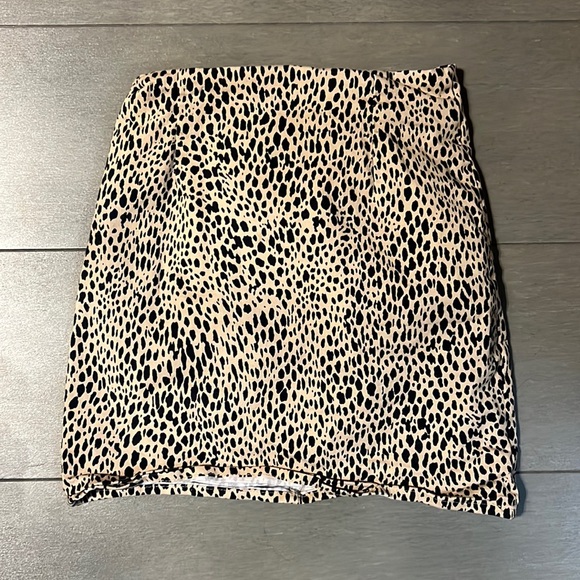 Brandy Melville cheetah print mini tight skirt - Picture 1 of 4